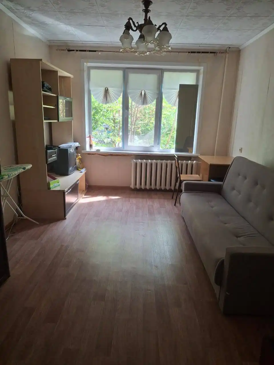 Сдаю смежную комнату женщине в двухкомнатной квартире