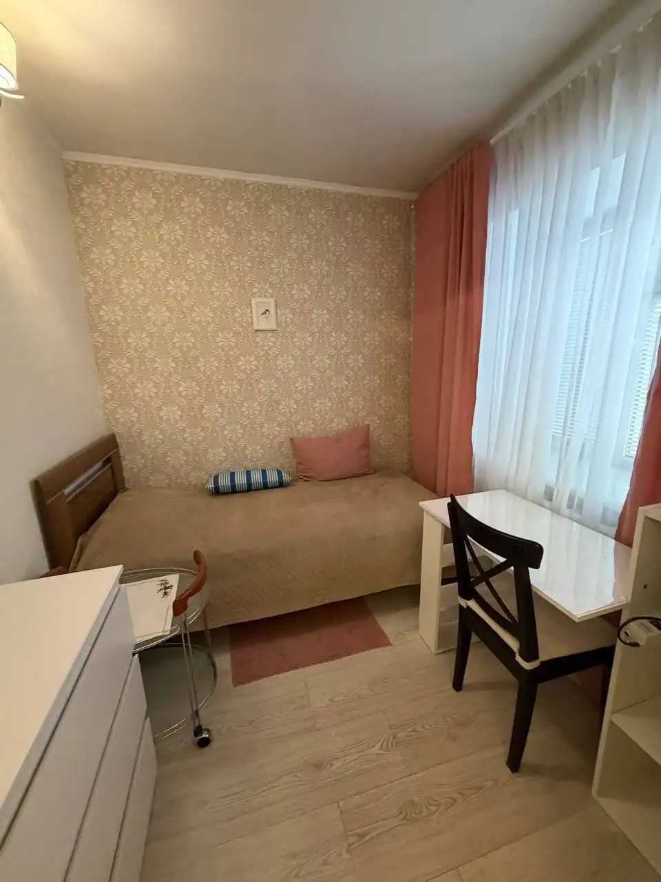 Сдам трехкомнатную квартиру в центре Казани