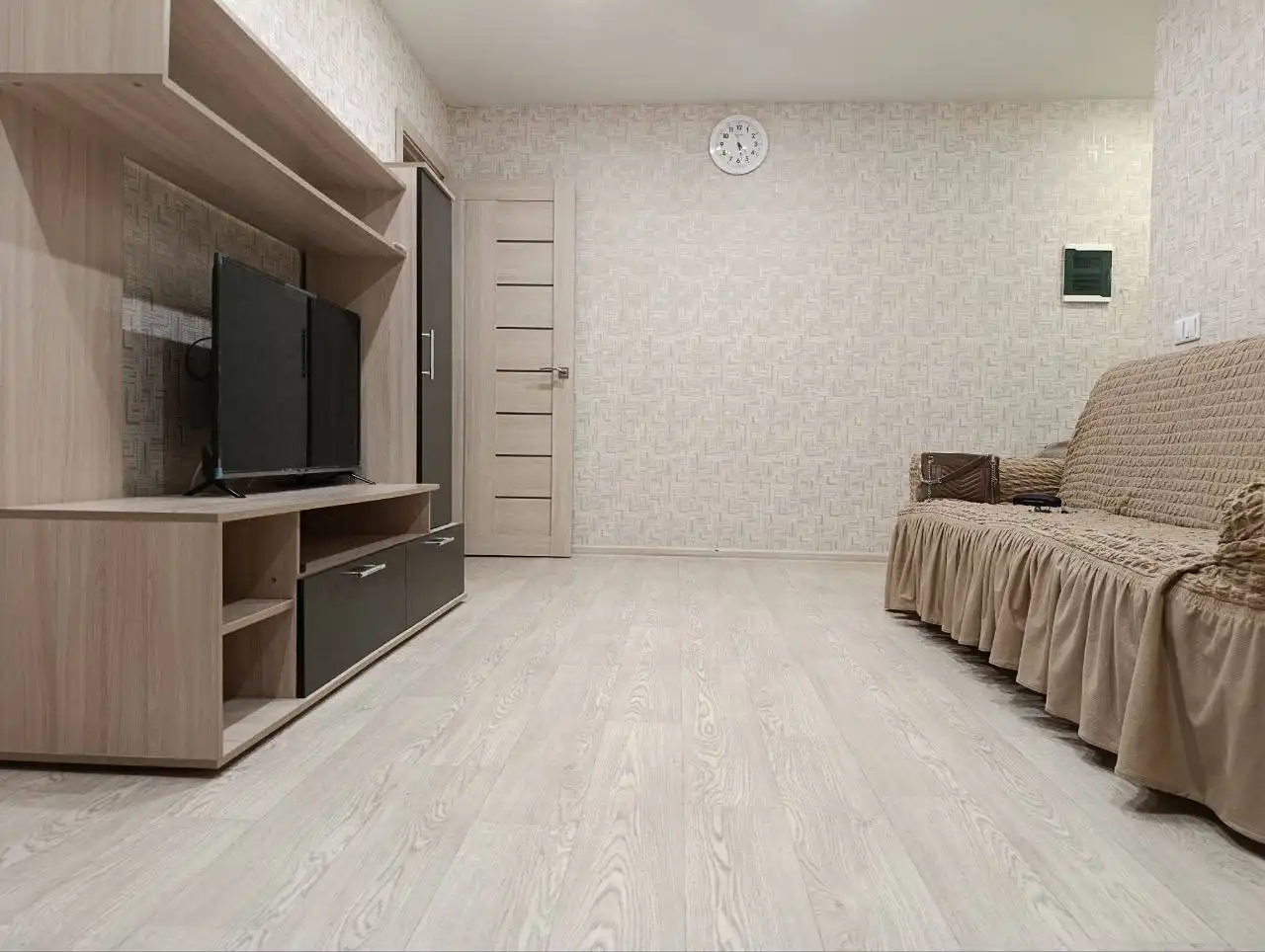 Сдам трехкомнатную квартиру в Казани - Аренда квартир (Недвижимость) в Казань