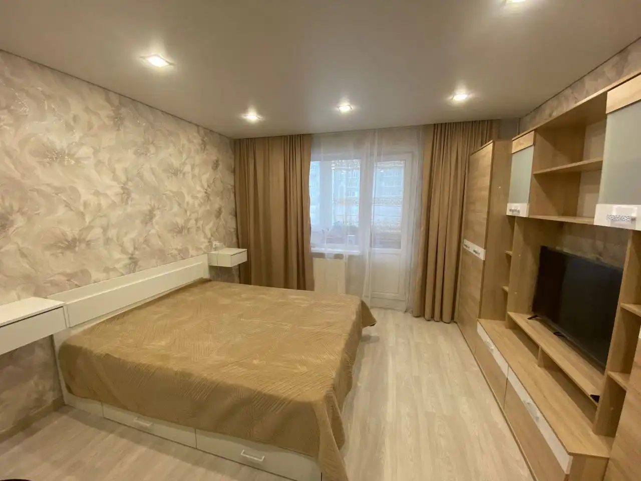 Сдам трёхкомнатную квартиру на Дубравной 51 - Аренда квартир (Недвижимость) в Казань