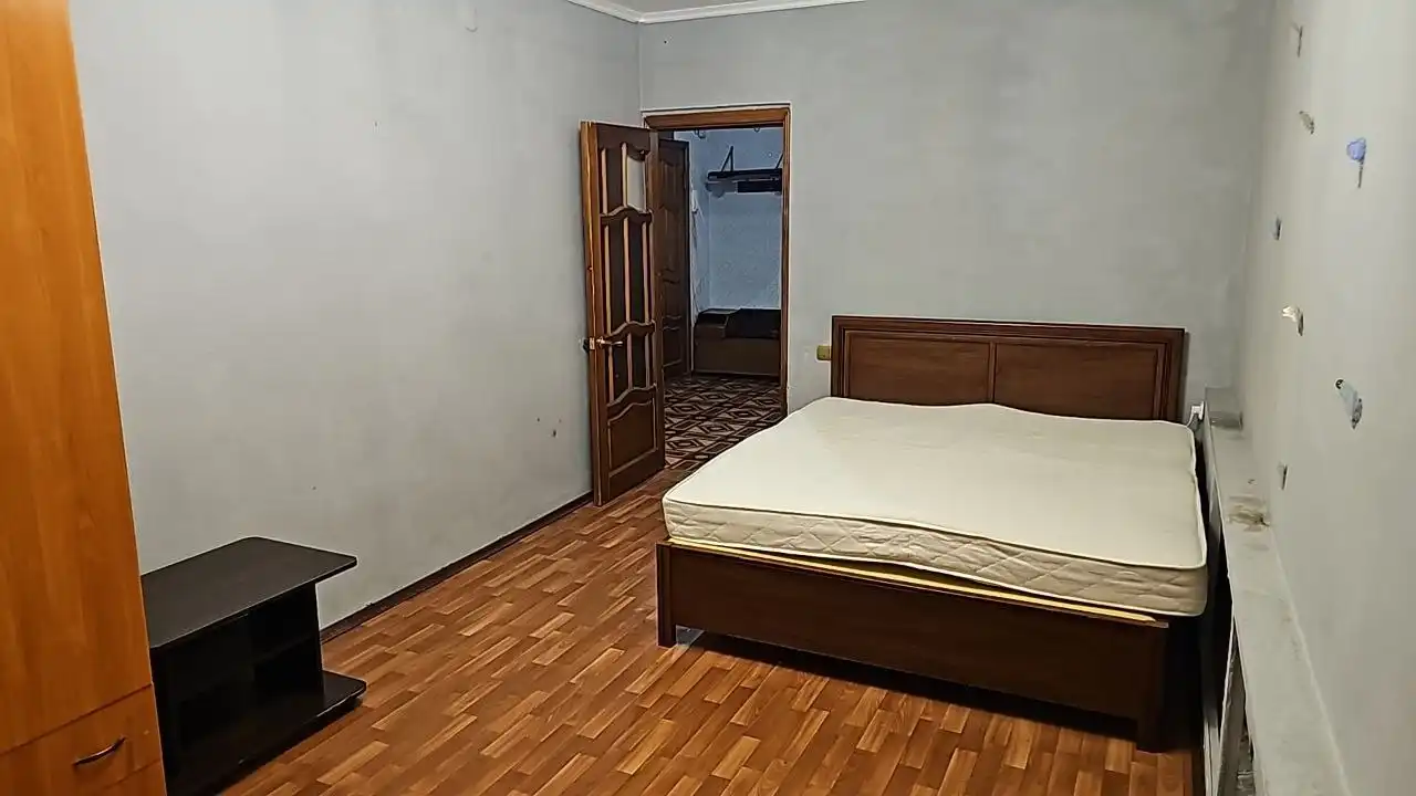 Сдам 2-комнатную квартиру на Клары Цеткин 33 - Аренда квартир (Недвижимость) в Казань