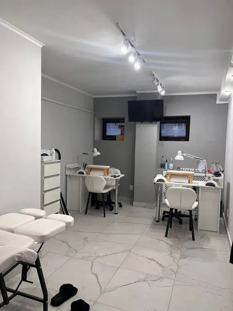 Аренда места мастера по маникюру - Авторемонт в Казань