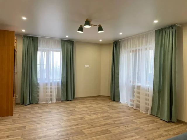 Сдается 1-комнатная квартира 54 кв.м на ул. Фучика в Казани - Коммерческая в Казань