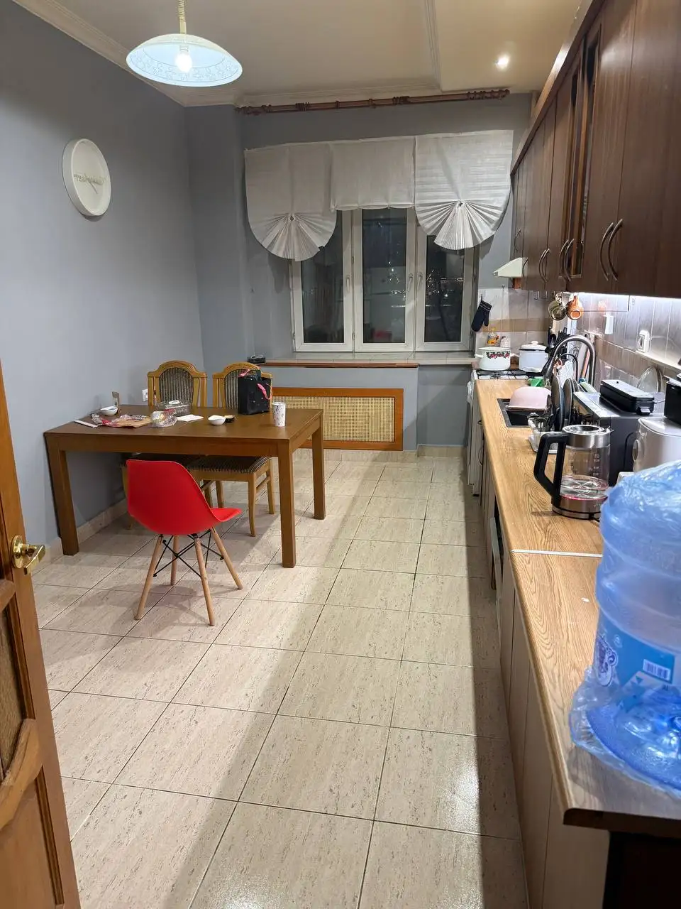 Сдача комнаты в трёхкомнатной квартире в центре Казани - Аренда квартир, комнат (Недвижимость) в Казань