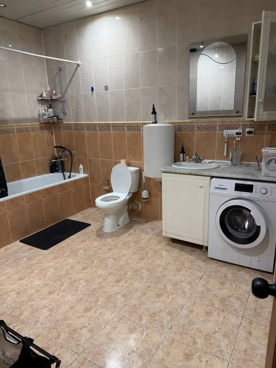 Сдается комната в трехкомнатной квартире в центре Казани - Аренда жилья (Недвижимость) в Казань