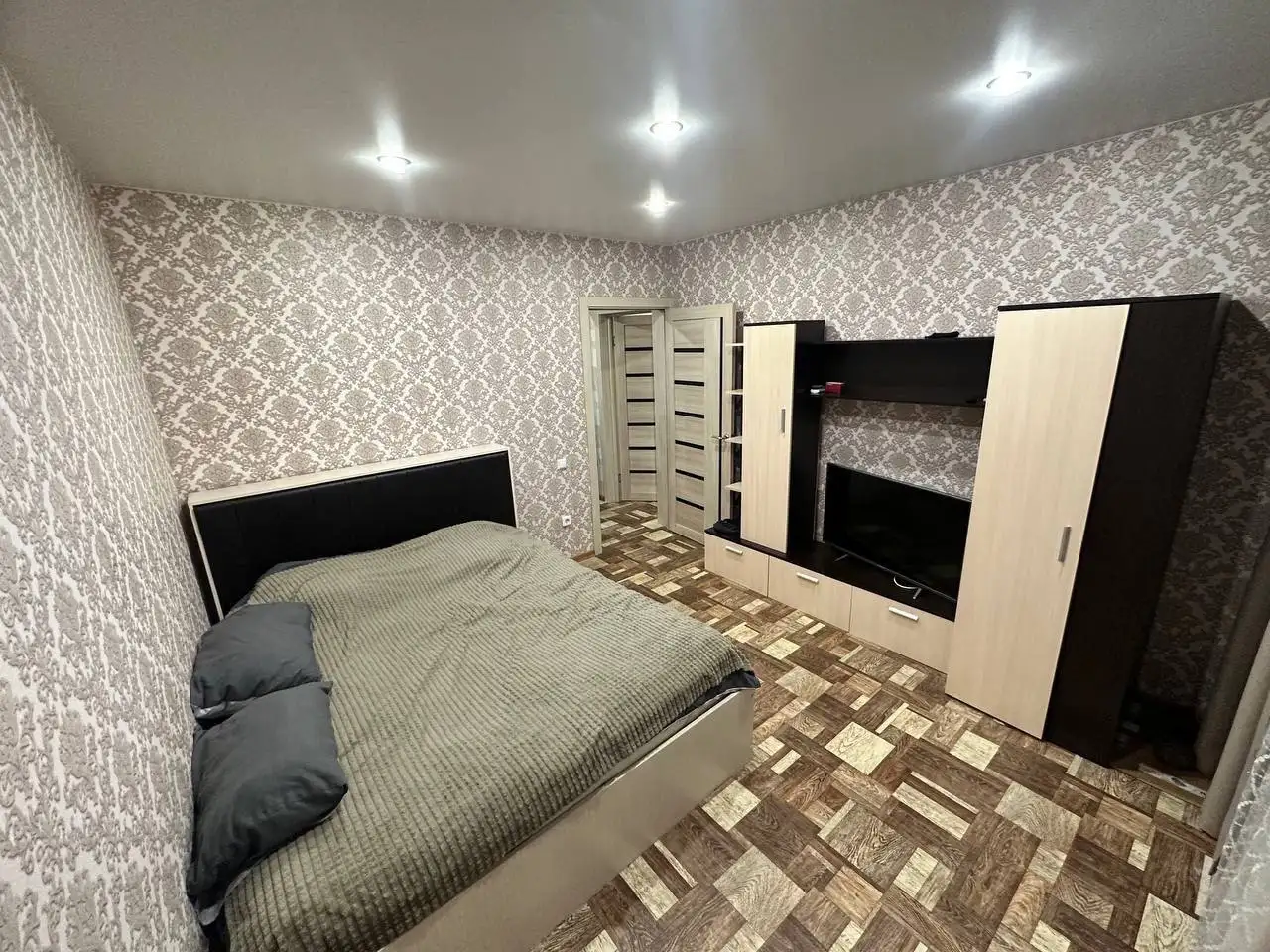 Сдается трехкомнатная квартира в жилом комплексе Светлая Долина - Аренда квартир (Недвижимость) в Казань