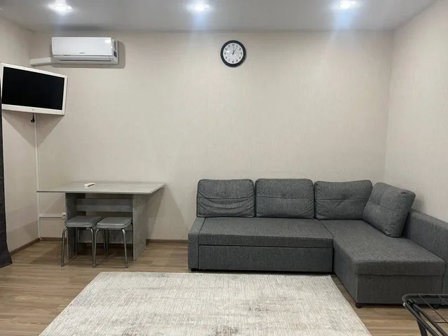 Сдам квартиру-студию на Рауиса Гареева 98 - частное объявление в Казань