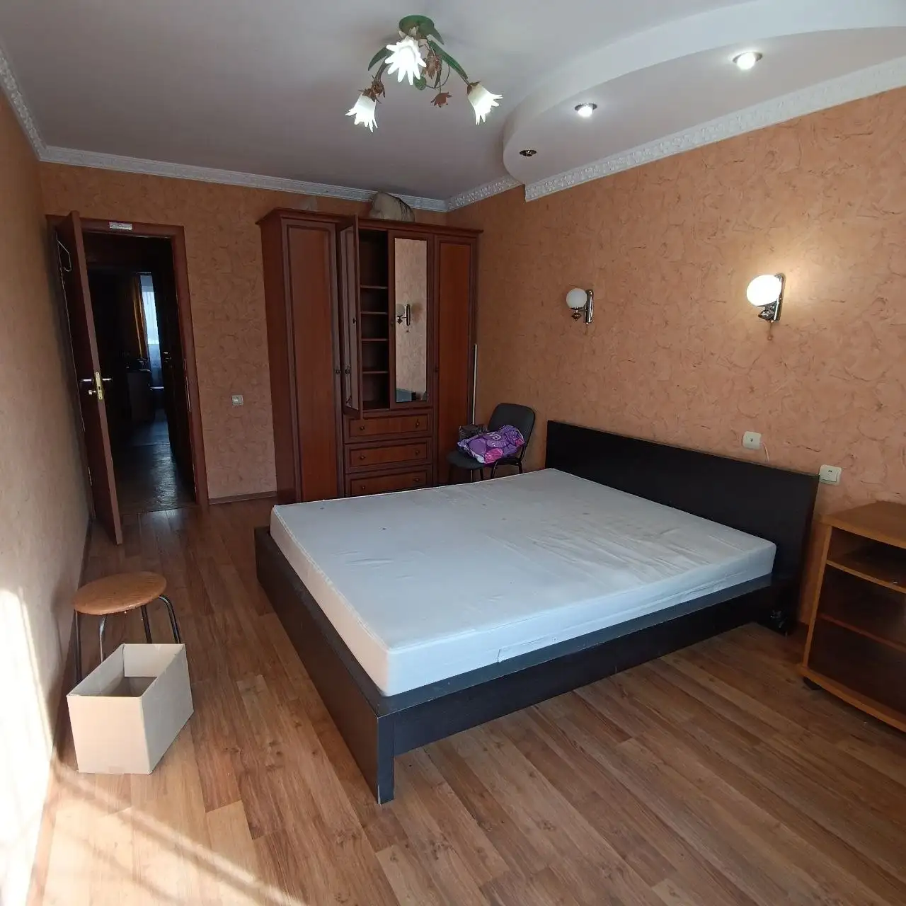 Поиск девушки на подселение в трёхкомнатную квартиру - Аренда квартир (Недвижимость) в Казань