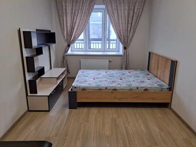 Сдам 1 комнатную квартиру в ЖК Новые горки - Гараж в Казань