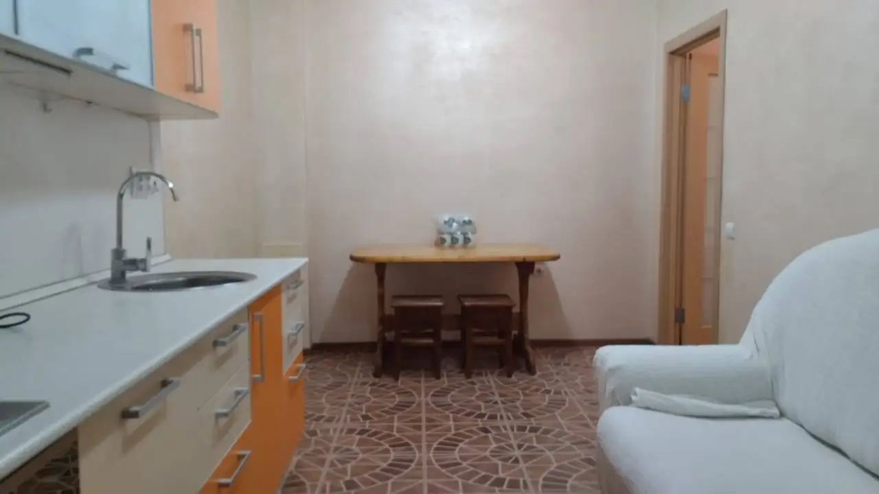 Сдаётся однокомнатная квартира 50 кв.м в центре Казани - Аренда квартир (Недвижимость) в Казань