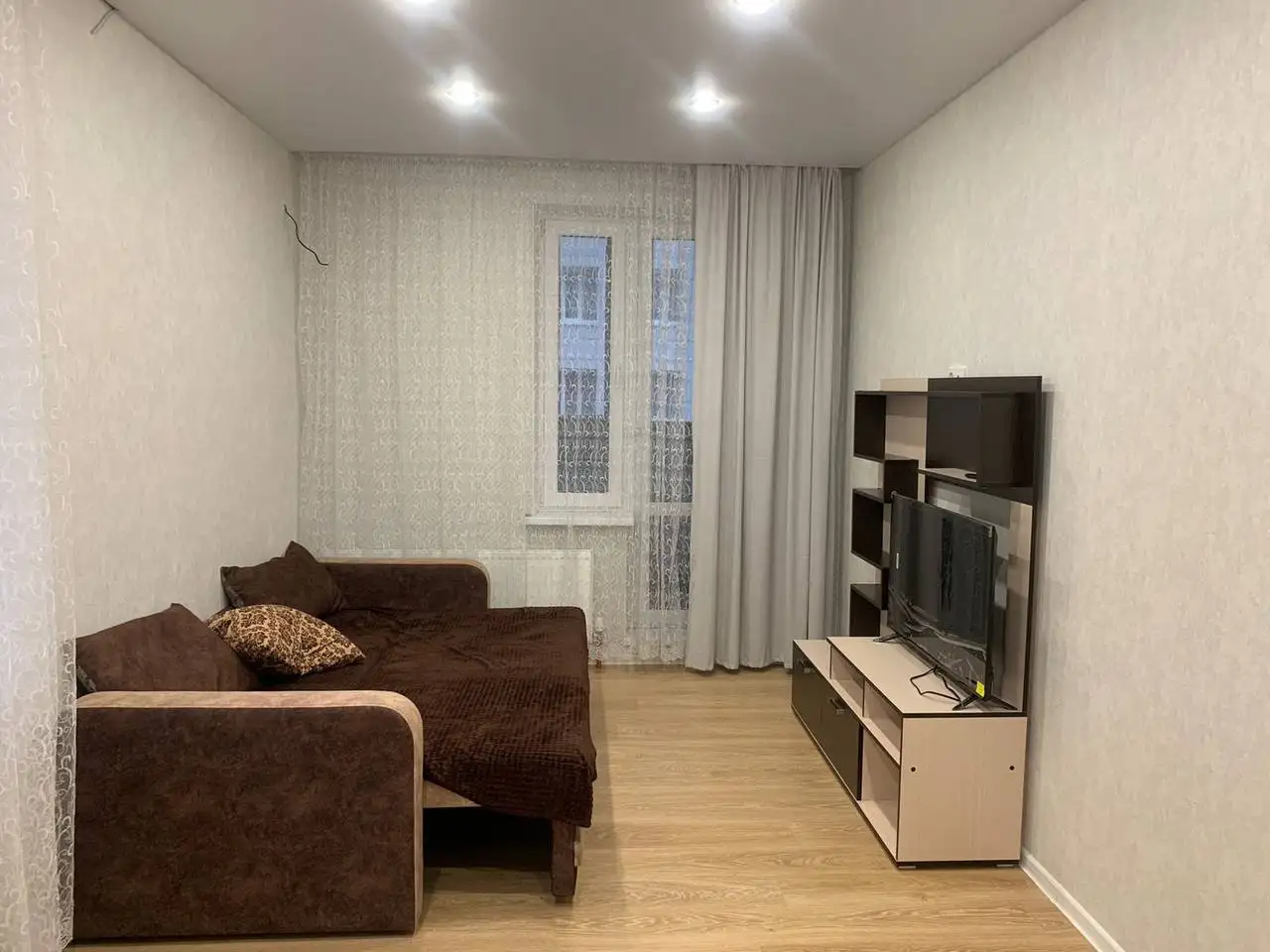 Сдается трехкомнатная квартира в жилом комплексе "Голливуд" на Аметьевской магистраль 16 корпус 2, Советский район, Казань - Аренда жилья (Недвижимость) в Казань