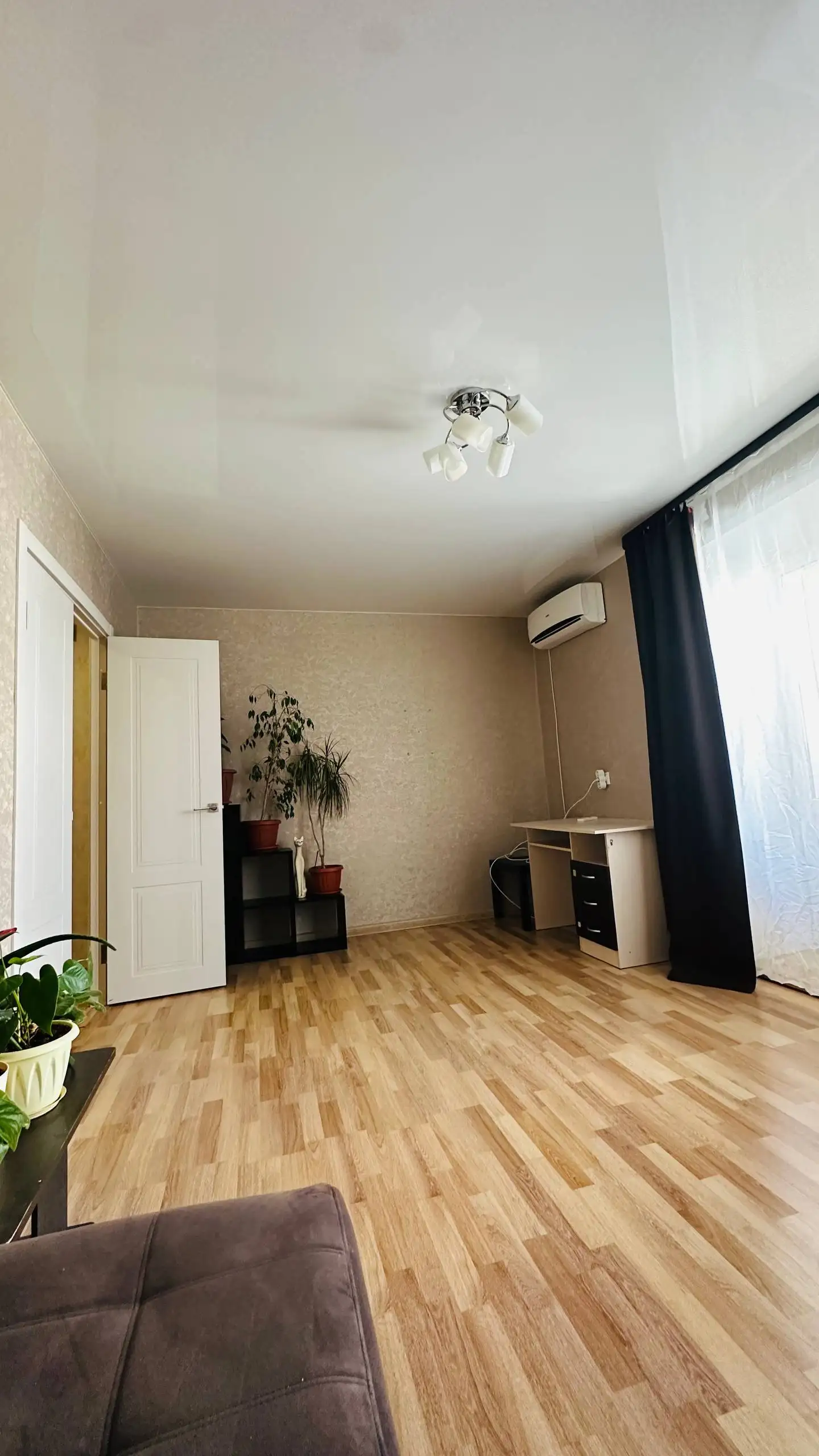 Сдаётся комната в 3-комнатной квартире на Вишневского - Комнаты (Недвижимость) в Казань