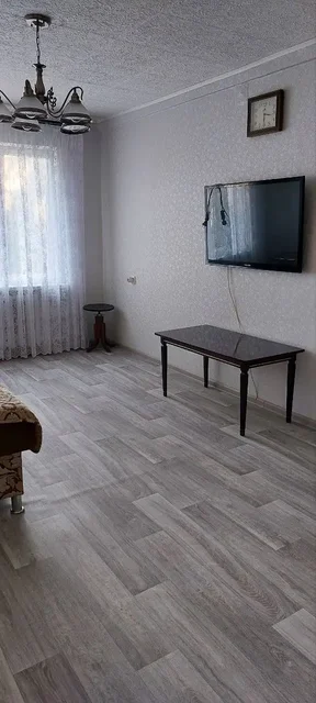 Сдам комнату в 2-комнатной квартире на Братьев Касимовых - Игрушки в Казань