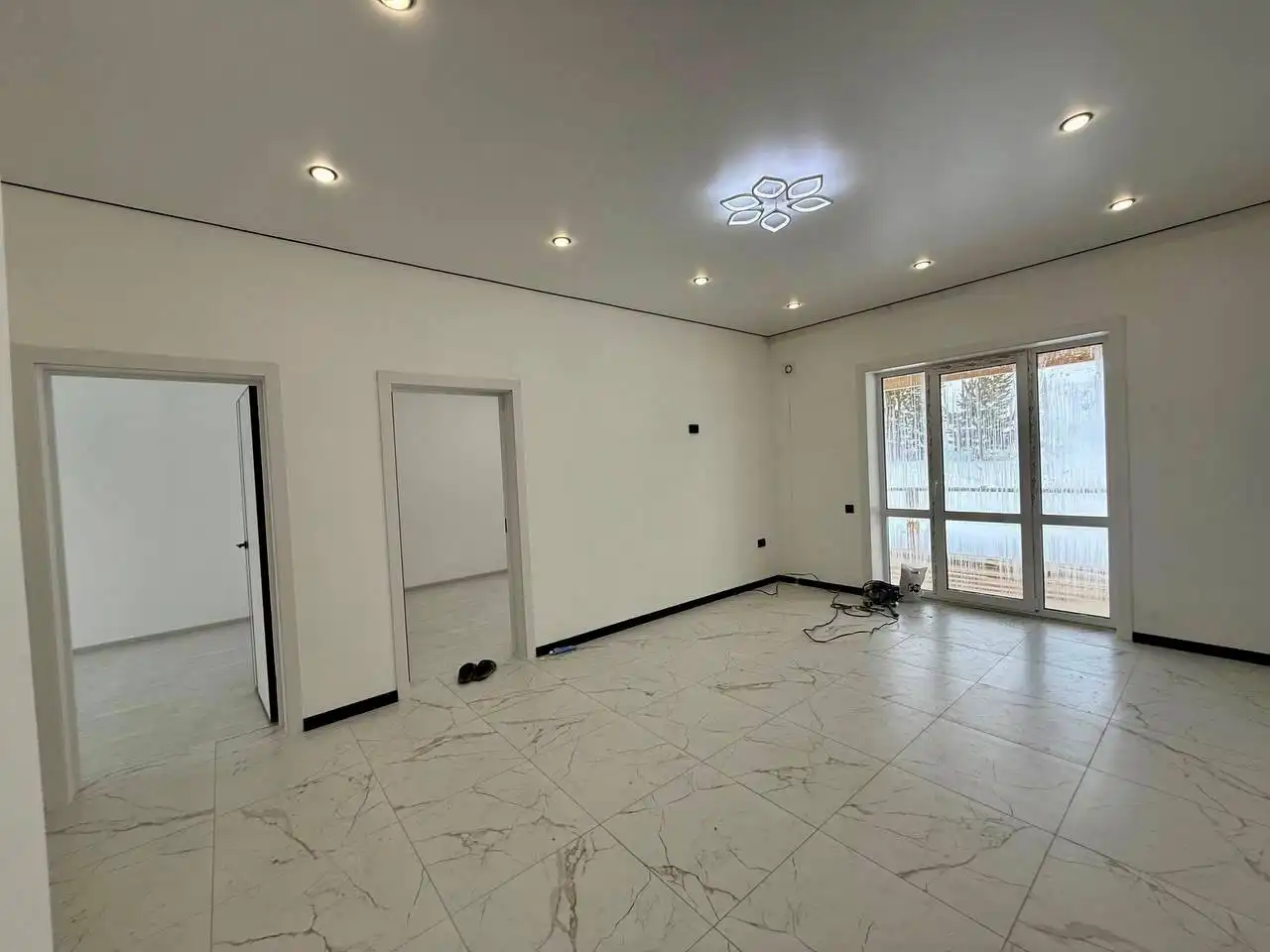 Уютный дом с красивыми соснами на участке в Иркутском районе - Дома (Недвижимость) в Иркутск