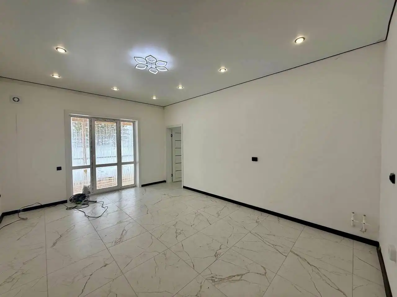 Уютный дом с красивыми соснами на участке в Иркутском районе - Дома (Недвижимость) в Иркутск