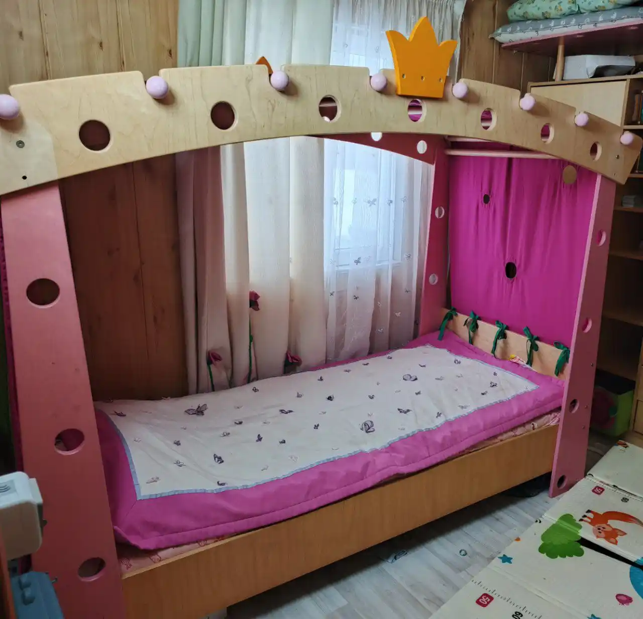 Продам кровать с матрасом