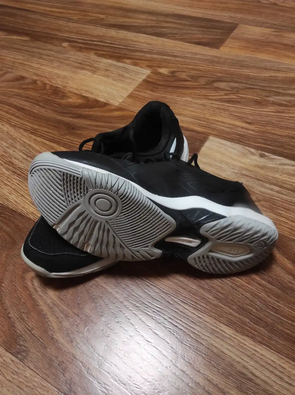 Волейбольные кроссовки Asics Gel-Rocket 11