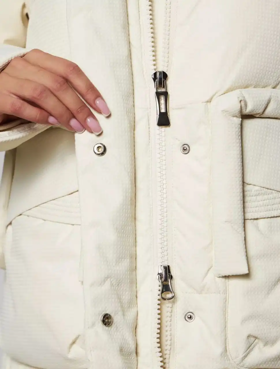 Новый пуховик размер 48-50