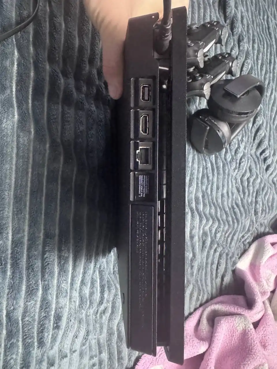 PlayStation 4 Slim 500 ГБ с аксессуарами