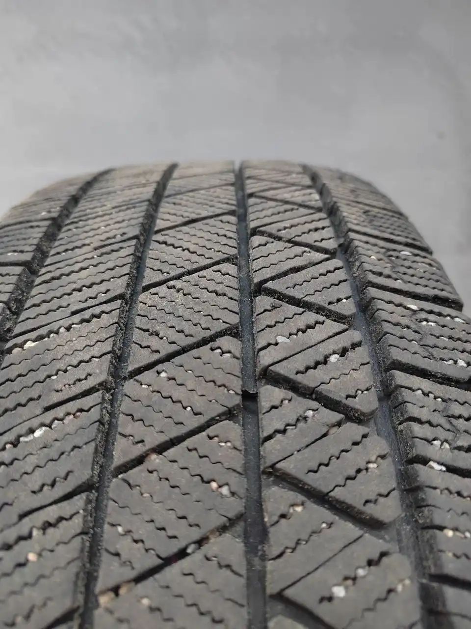 Продажа шин Bridgestone Blizzak VRX3 215/65/16