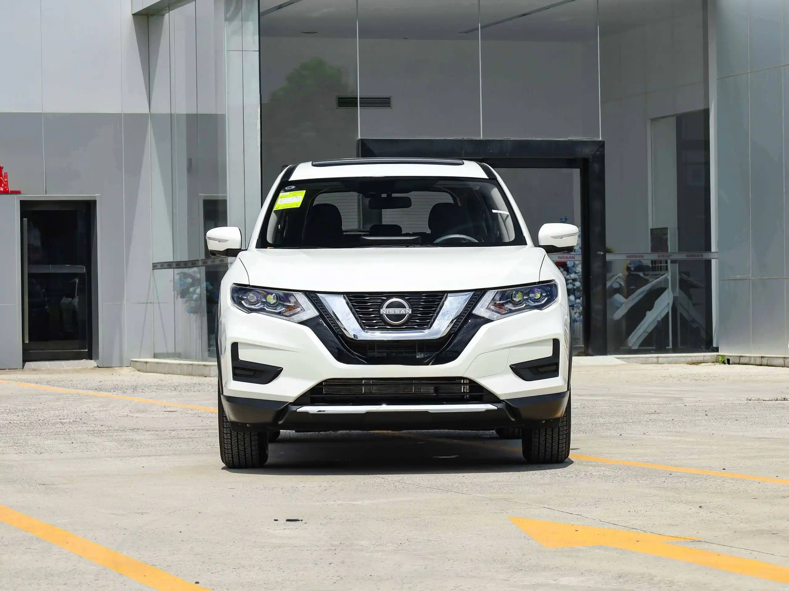 Продажа Nissan X-Trail 2025 года с панорамной крышей