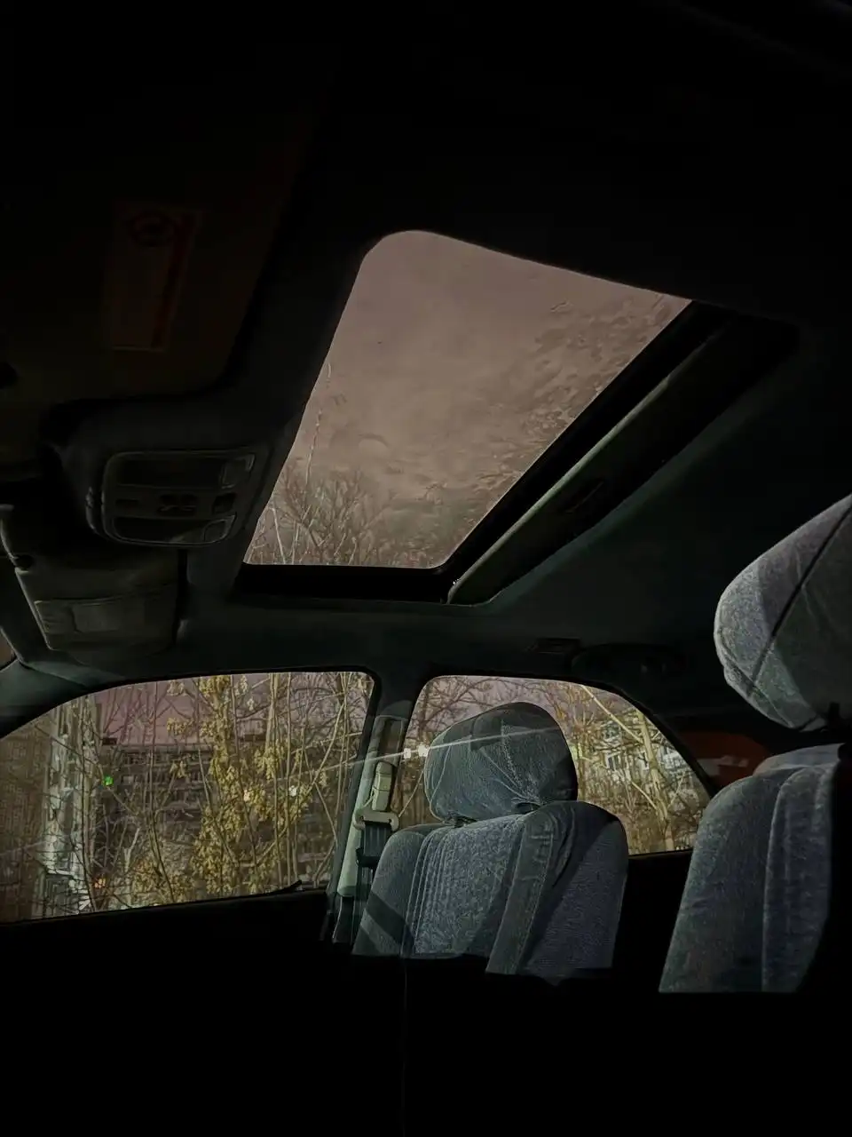 Продам автомобиль Nissan Cedric 2.5 с люком, ксеноном и распорками