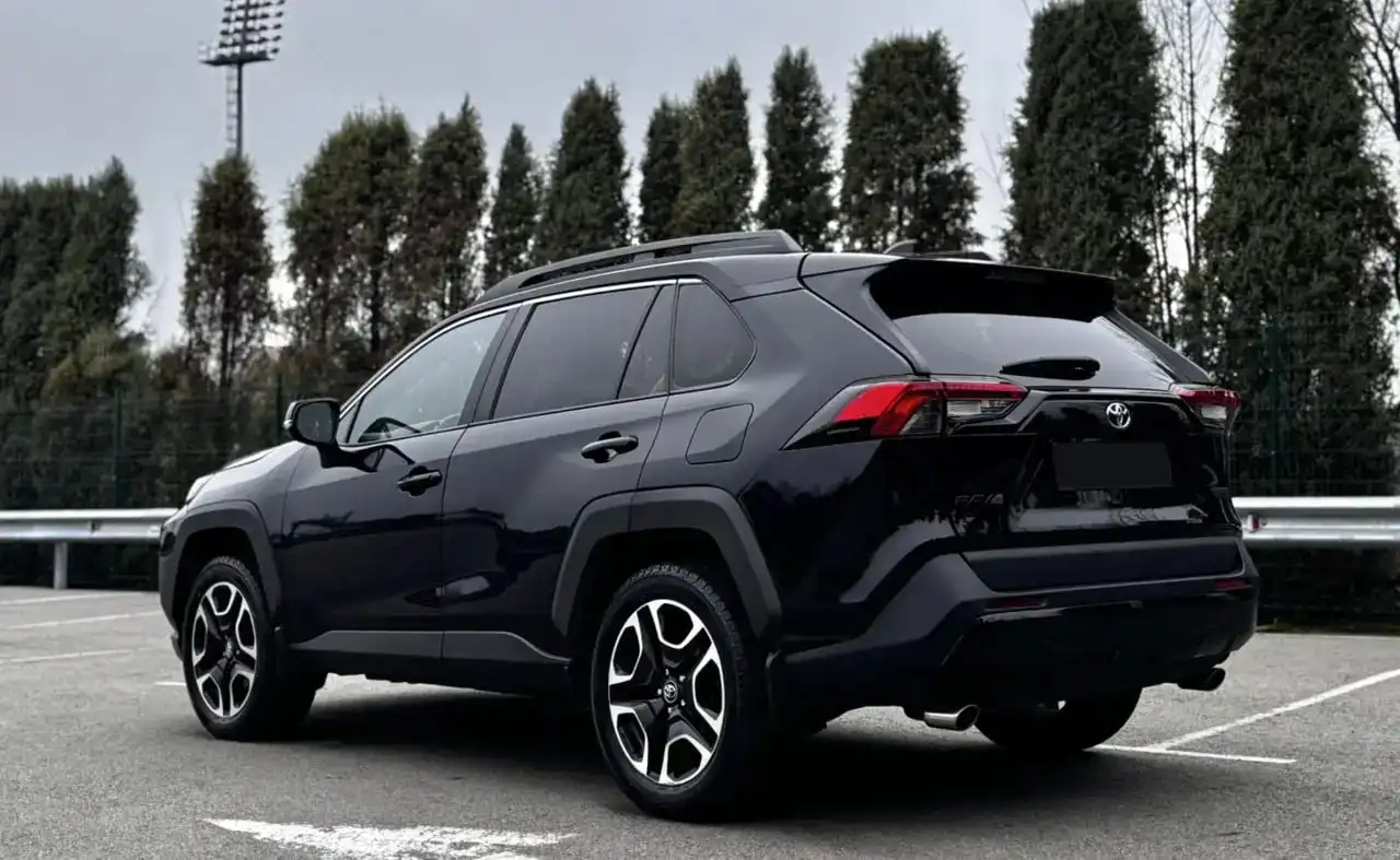 Продам Toyota RAV4 с пробегом 34 000 км