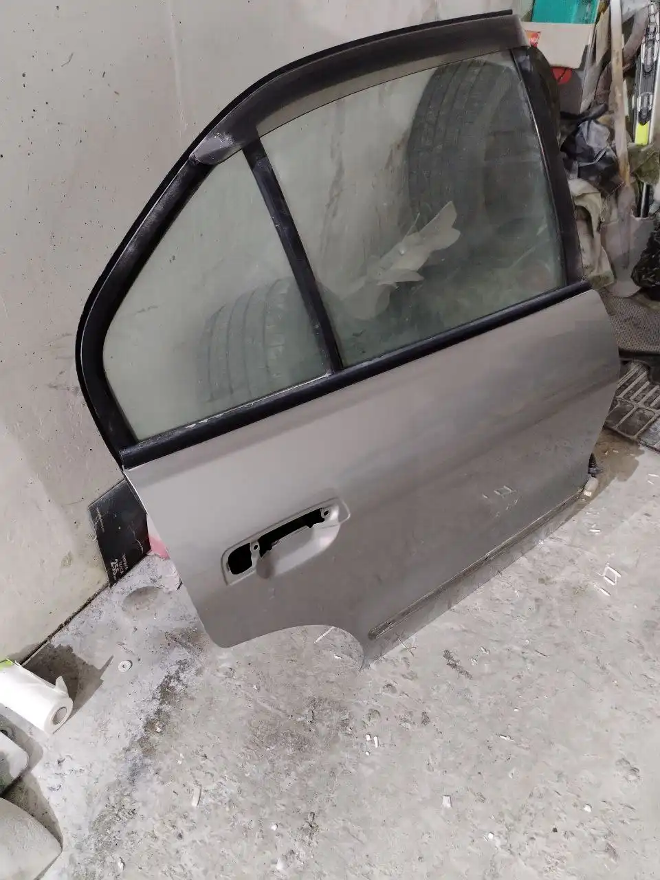 Продам дверь задняя правая Mitsubishi Galant 8 кузов