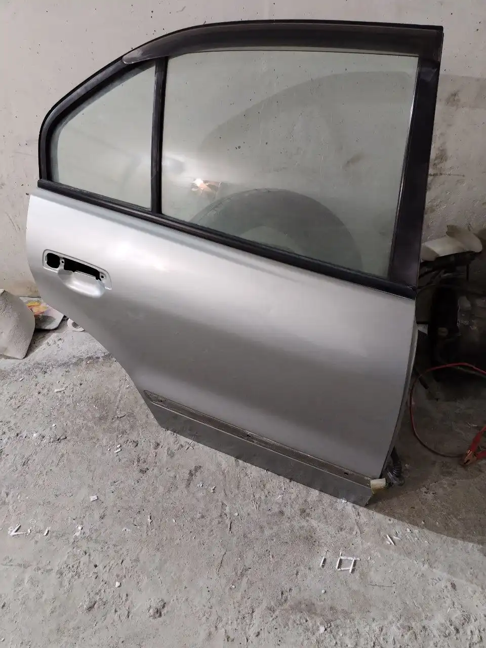 Продам дверь задняя правая Mitsubishi Galant 8 кузов