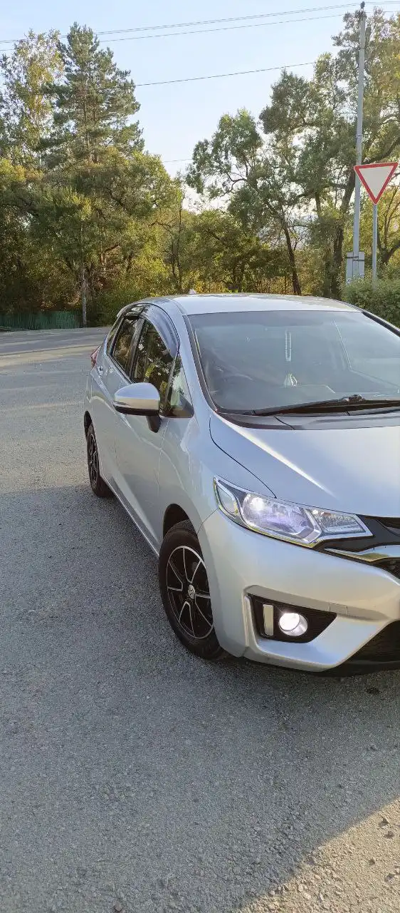 Продам автомобиль Toyota Corolla 2015 г.в., передний привод, 1.3