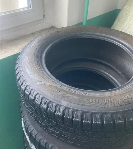 Продам зимнюю резину TOYO 195/65/15 - Авто в Хабаровск