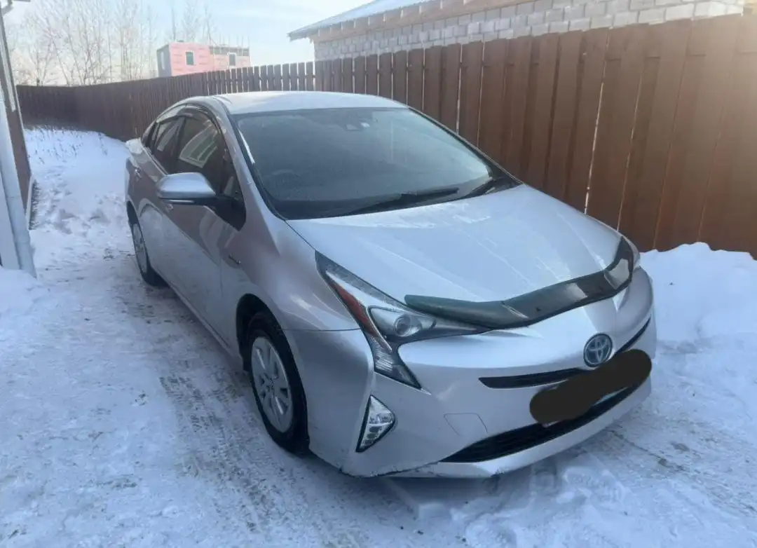 Продам Toyota Prius 2016 года