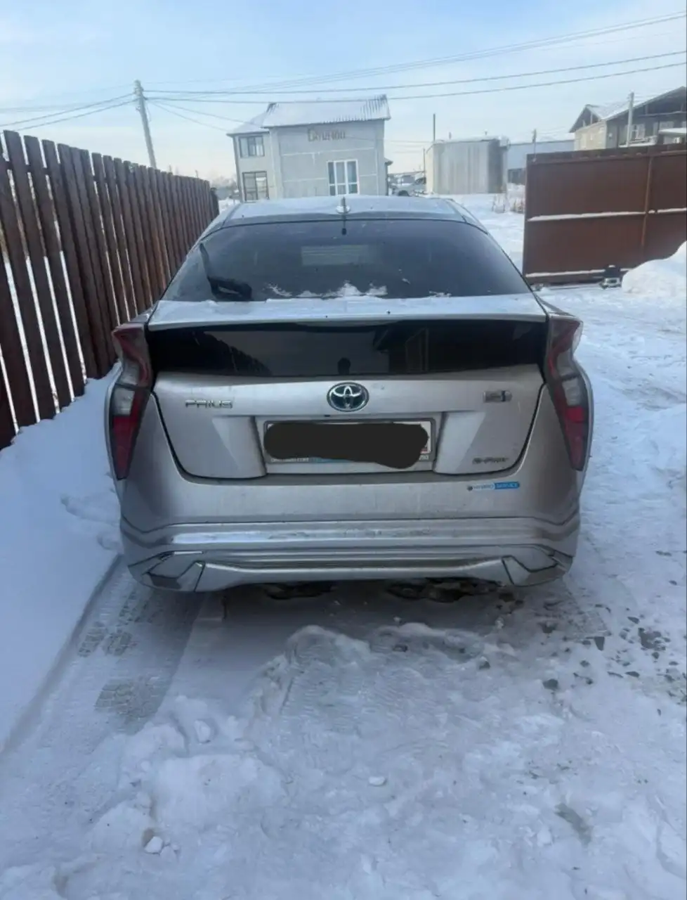 Продам Toyota Prius 2016 года