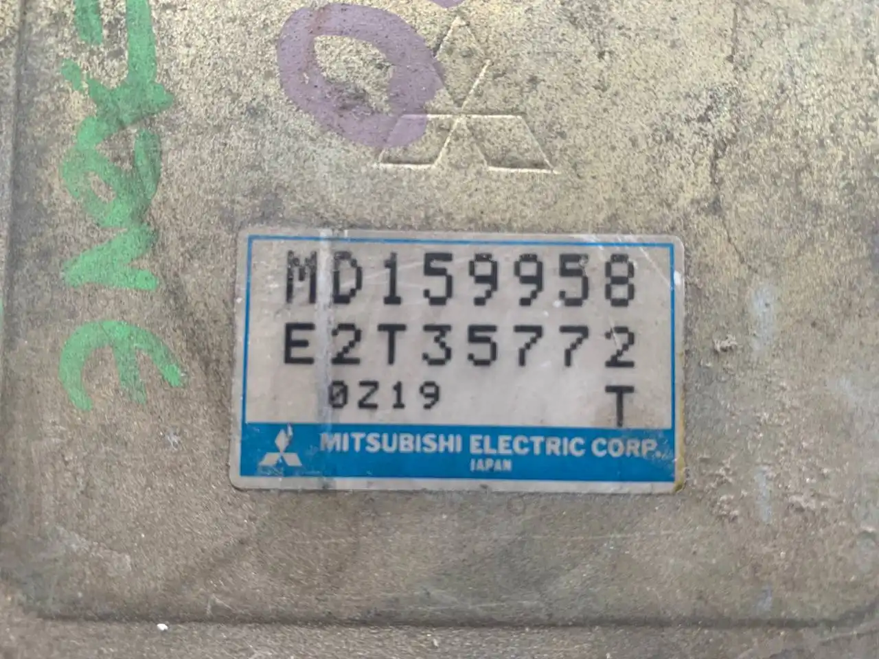 Блок управления EFI Mitsubishi Diamante MD159958 - Запчасти (Авто) в Хабаровск