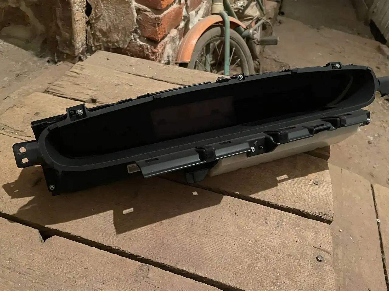 Продам спидометр на Toyota Prius 30 - Запчасти (Авто) в Хабаровск