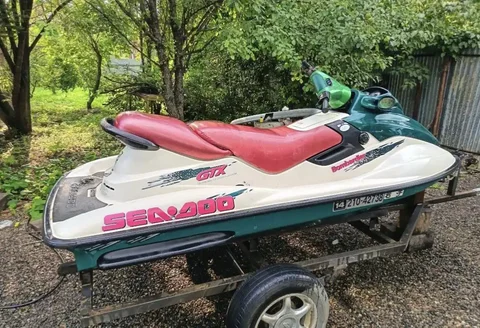 Продам гидроцикл Sea-Doo bombardir 2001 года - Сувениры в Хабаровск