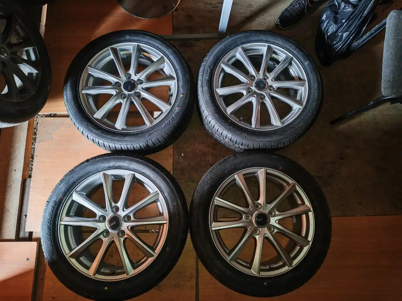 Продажа летних колес 215/50 R17 - Шины и диски (Запчасти) в Хабаровск