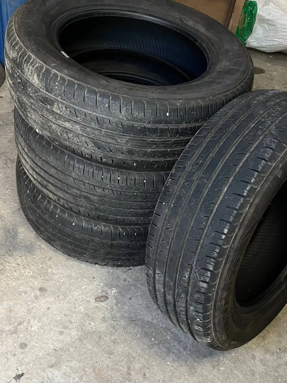 Продам летнюю резину 225/65/17 - Шины и диски (Авто) в Хабаровск
