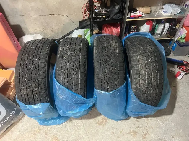 Продам комплект зимней резины 235/55R18 - Квадроциклы в Хабаровск