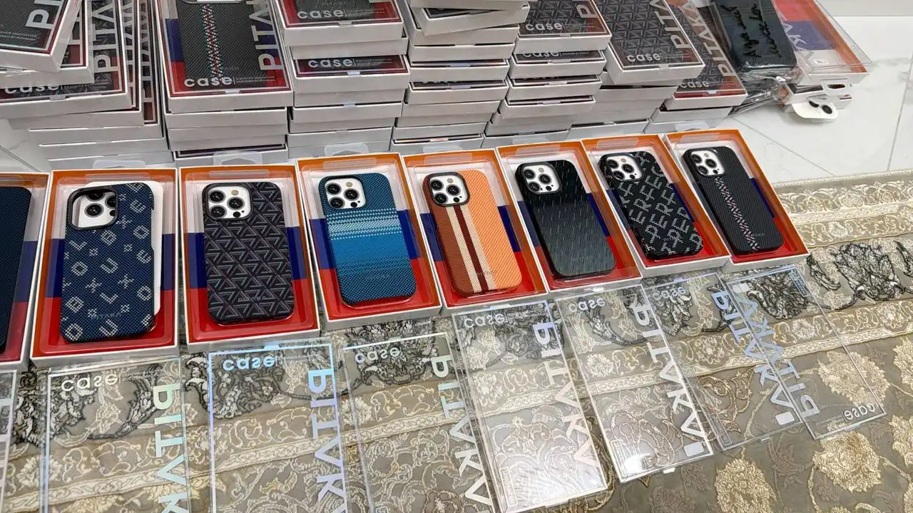 Чехлы PITAKA с поддержкой MAX SAFE