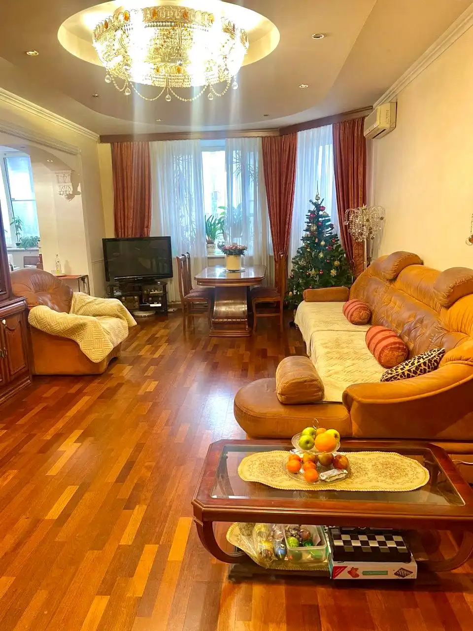 Просторная 4-комнатная квартира в Москве с охраняемой территорией - Квартиры (Недвижимость) в Москва