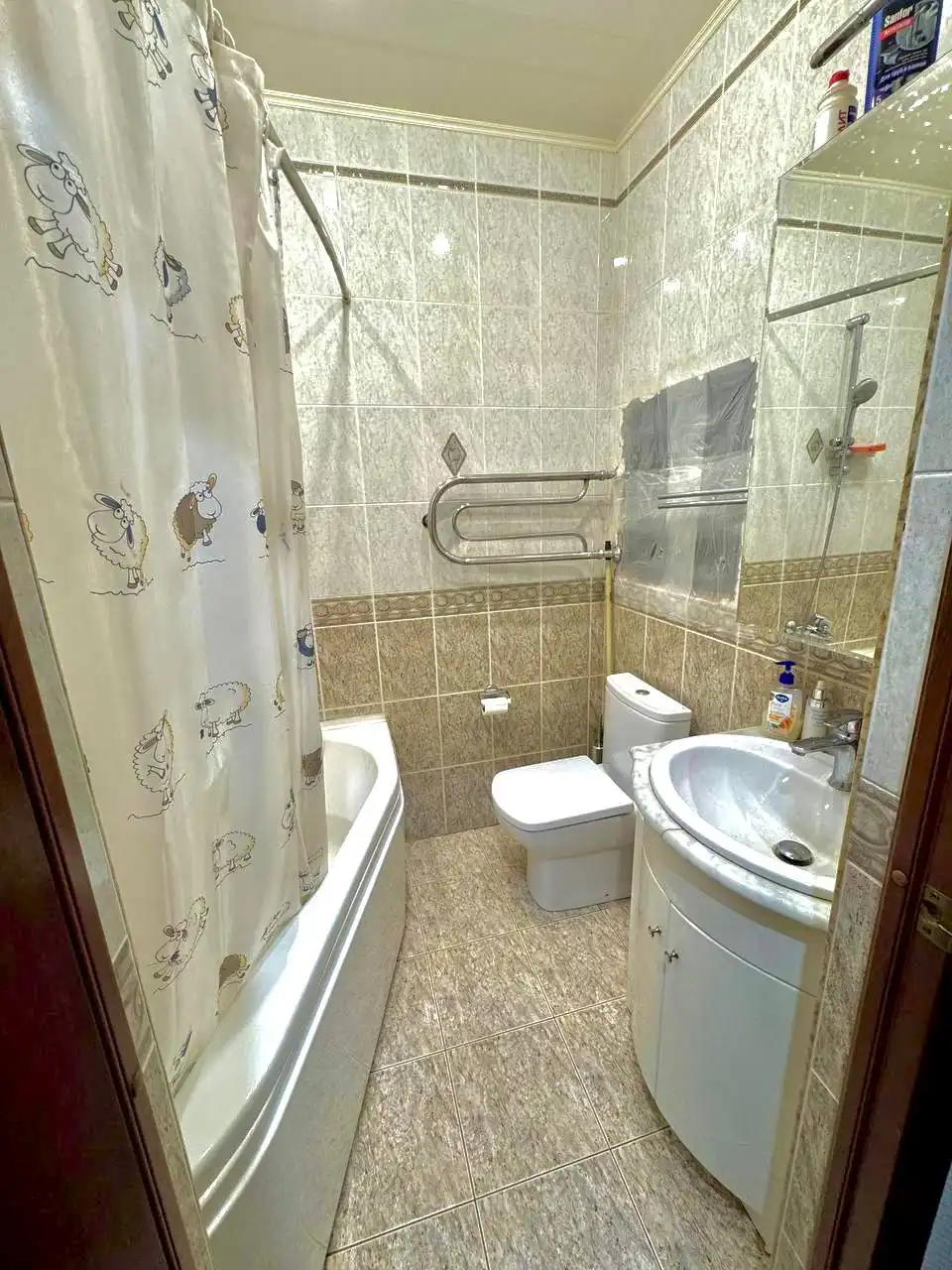 Просторная 4-комнатная квартира в Москве с охраняемой территорией - Квартиры (Недвижимость) в Москва