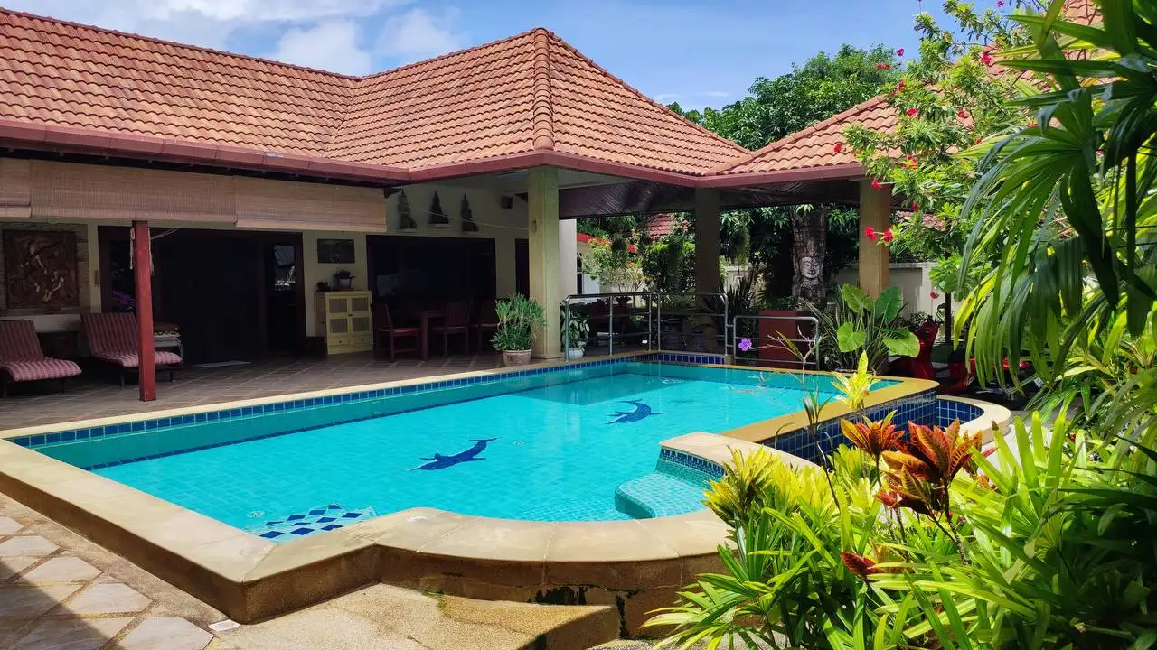 Продажа виллы в Пхукете, район Най Харн - Вилла (Недвижимость) в Пхукет