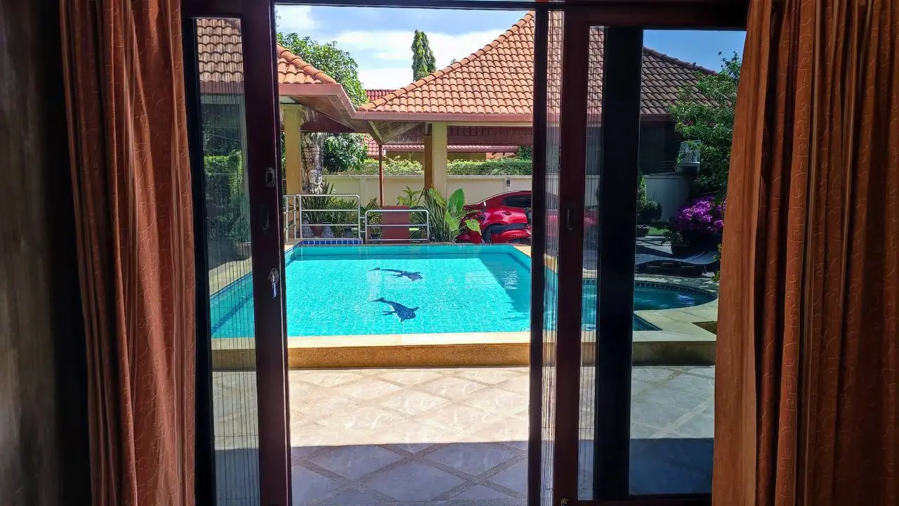 Продажа виллы в Пхукете, район Най Харн - Вилла (Недвижимость) в Пхукет