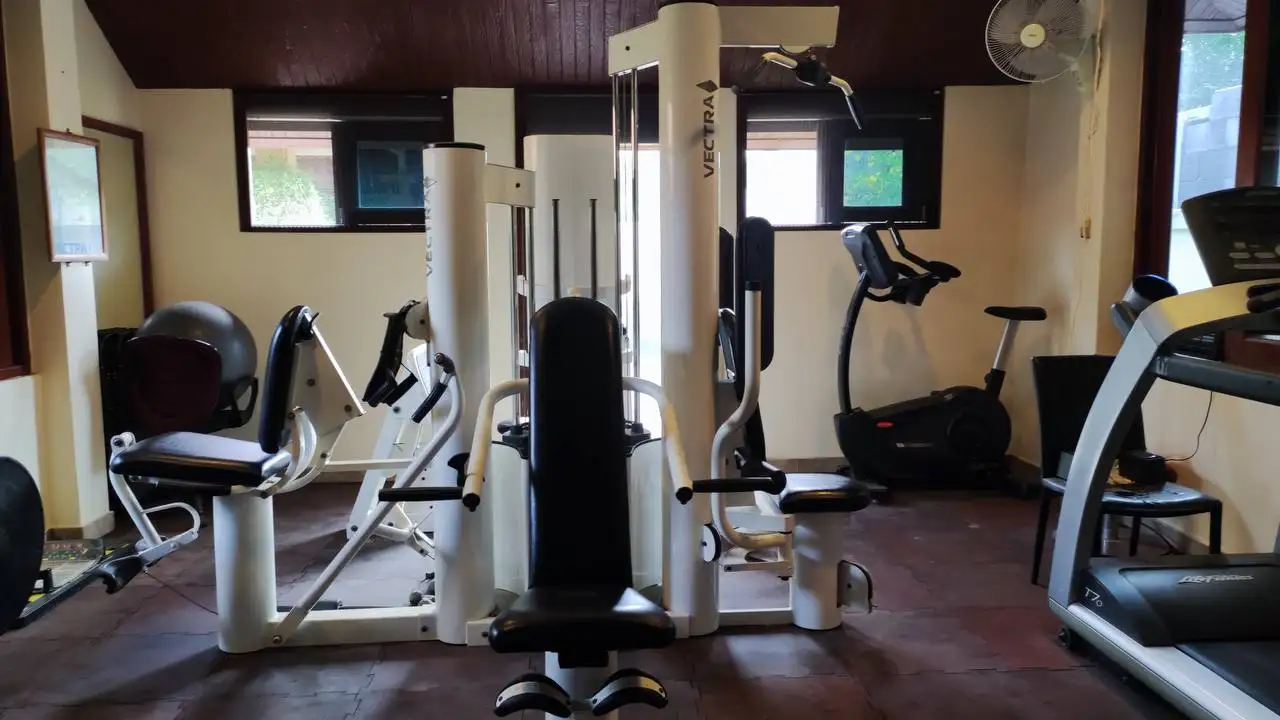 Продажа виллы в Пхукете, район Най Харн - Вилла (Недвижимость) в Пхукет