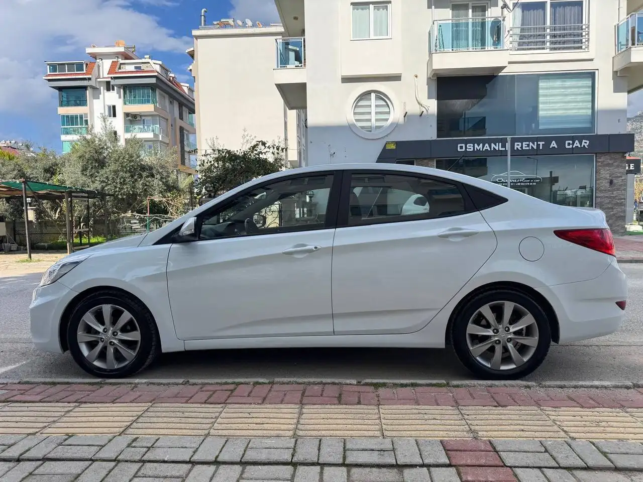 Продажа Hyundai Accent Blue 2016 года - Легковые автомобили (Авто) в Аланья