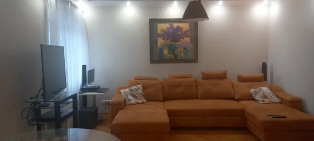 Продается двухэтажная 5-комнатная квартира в Пушкинском районе - Земля в Москва