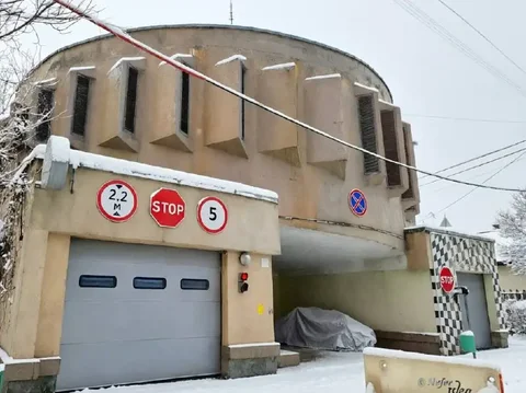 Аренда машиноместа 15,9 кв.м на ул. Русаковская - Склад в Москва