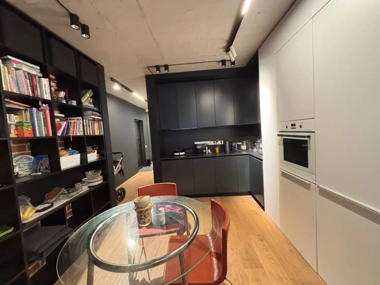 Продажа 2-комнатной квартиры 65 м² с дизайнерским ремонтом в ЖК Восточное Бутово - Квартиры (Недвижимость) в Москва