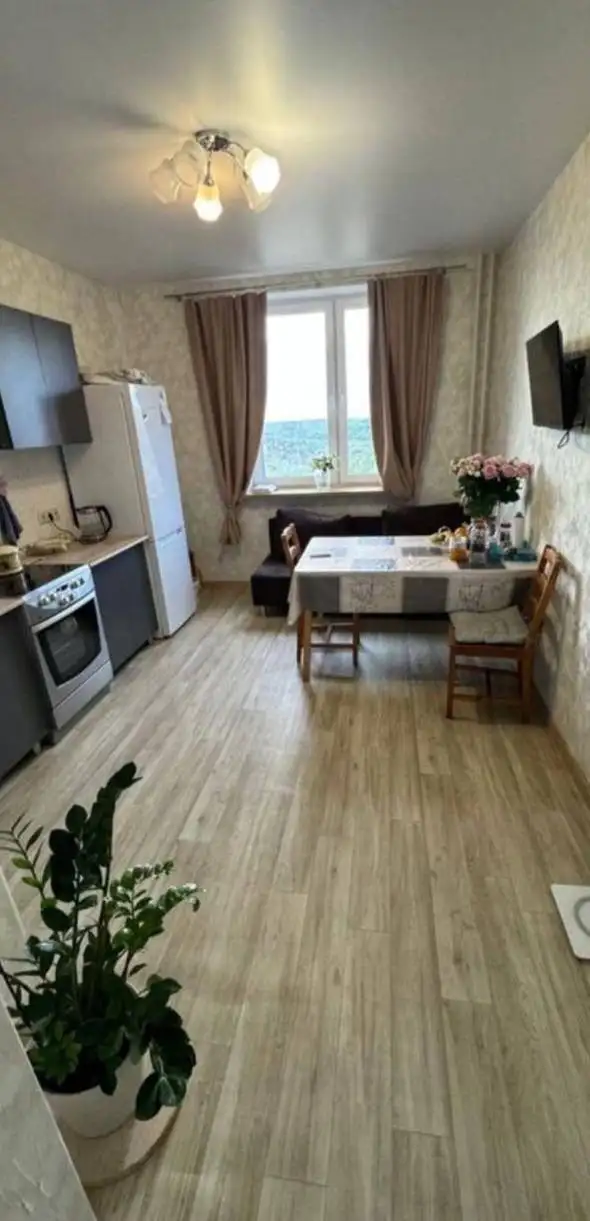 Сдается комната в трехкомнатной квартире на Планерной - Аренда жилья (Недвижимость) в Москва